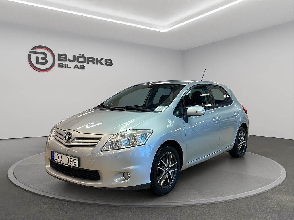 Toyota Auris 5-dörrar 1.6 Automat Plus PDC 132hk 