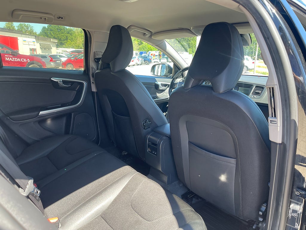 Volvo V60 DRIVe Momentum Dragkrok