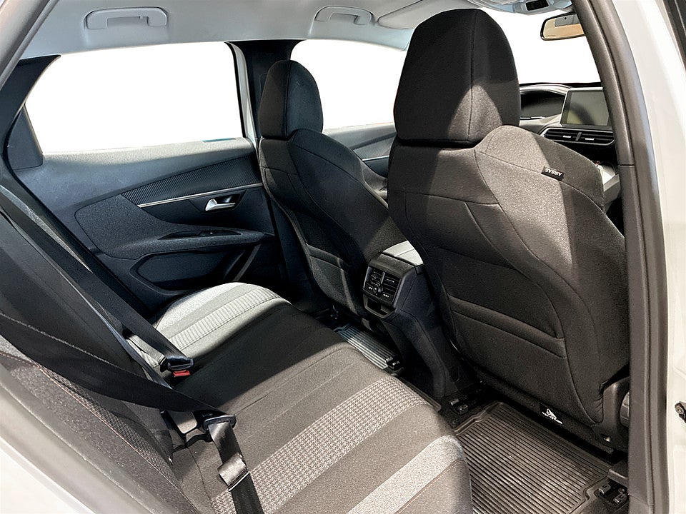 Bild på Peugeot 3008 Active Pack 1.2 PT 130hk Aut B-KAMERA