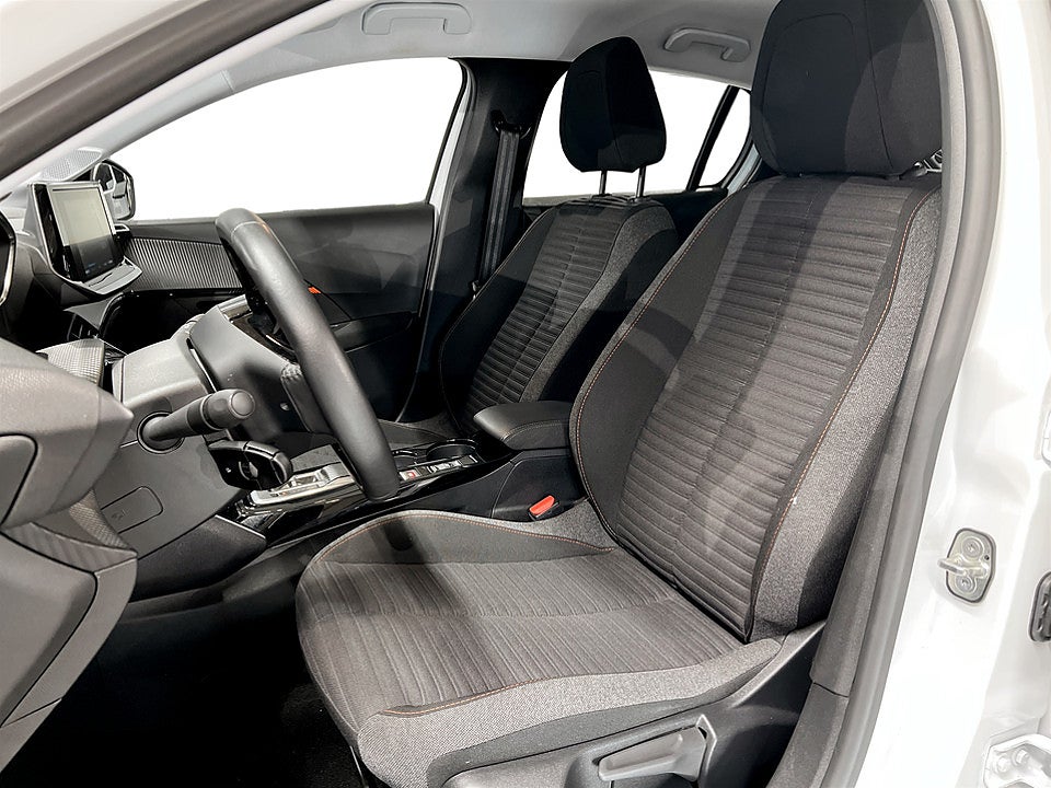 Bild på Peugeot E-208 Active 50kWh 136hk Aut CARPLAY P-SENSORER