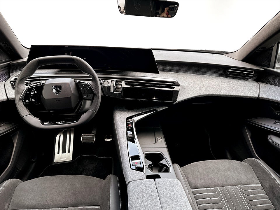 Bild på Peugeot E-3008 GT 214hk Aut - DEMO