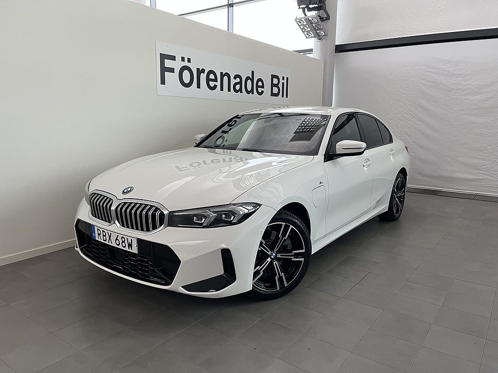 BMW 330e xDrive Sedan M Sport Drag HiFi Rattvärme Park Assist 