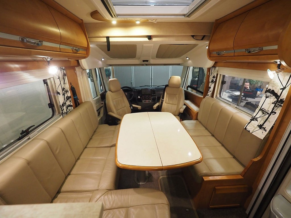 Rapido 10000 3.0 156hk AC Markis Solcell 2011