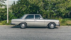 Den fina Mercedesen har en gång i tiden tillhört Formel 1-esset Ronnie Peterson. Foto: Collecting Cars