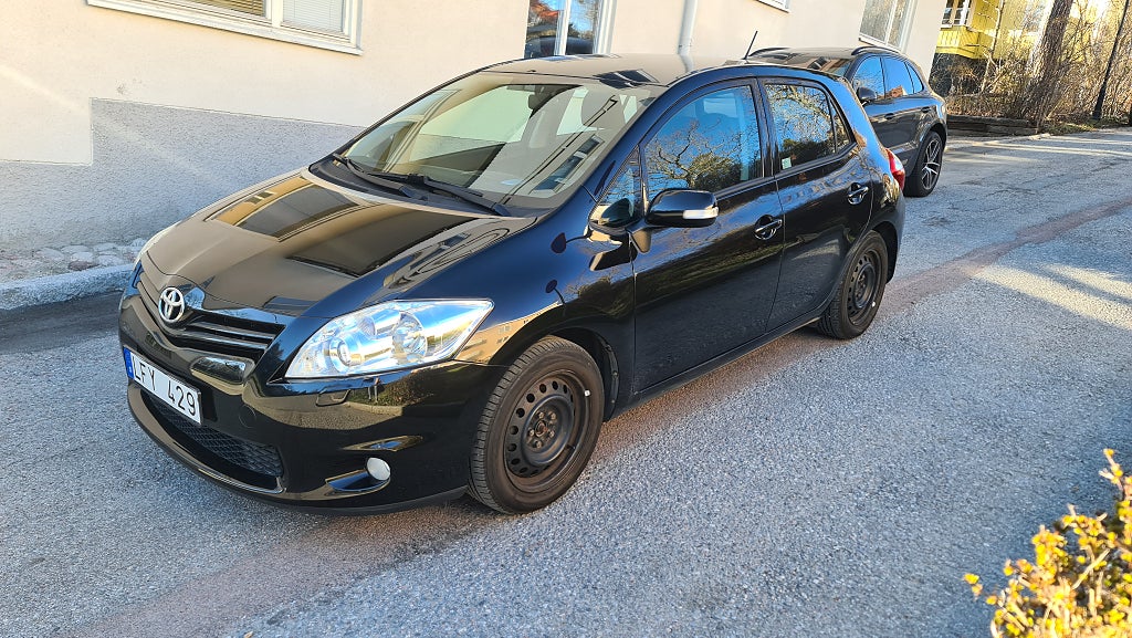 Toyota Auris 5-dörrar 1.6 Valvematic Plus Euro 5 Mkt fin Två brukare