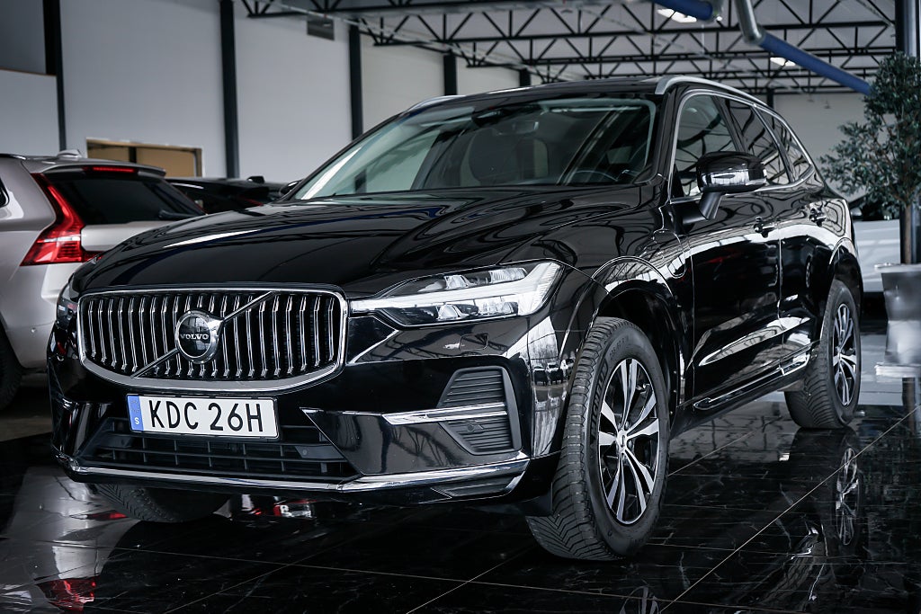 Volvo XC60 Recharge T6 AWD AUT Momentum Pano Drag Blis 350hk LR 