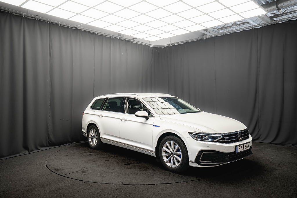 Volkswagen Passat GTE EXECUTIVE DRAG KAMERA CARPLAY MOMS