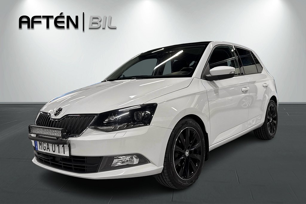 Skoda Fabia 1.2 TSI - Panorama, Navi, Motorvärmare