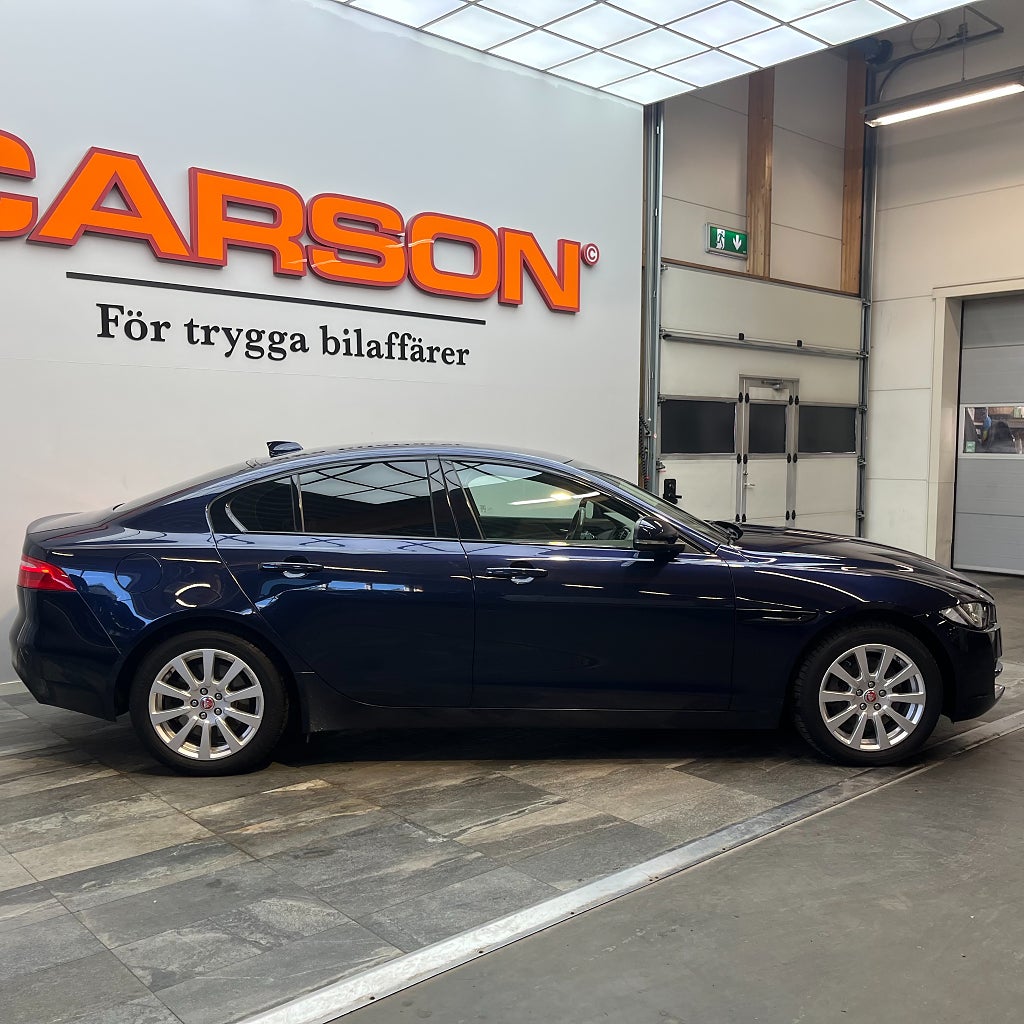 Jaguar XE 20d AWD Meridian Navi Backkamera Värmare Drag