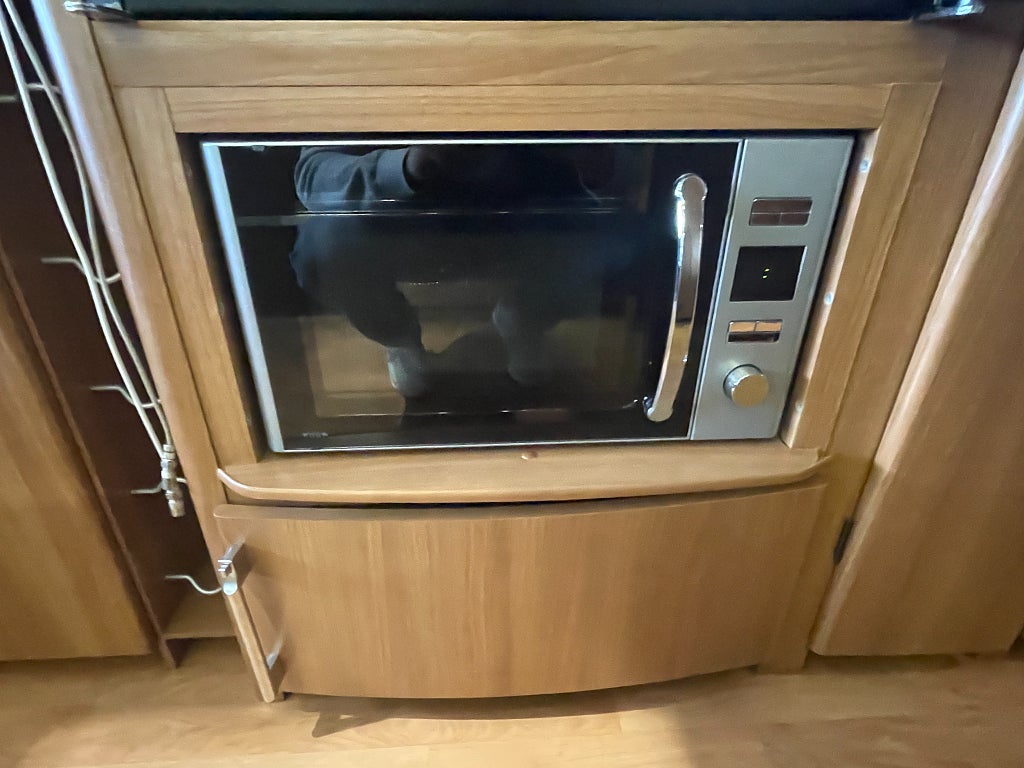 Kabe Royal 780 ETDL KS E2 / ALDE / Elektriska stödben / Förtält / Lån - Kabe