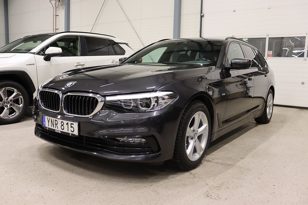 BMW 520d xDrive Touring Sport line Drag M-Värm B-Kam 190hk