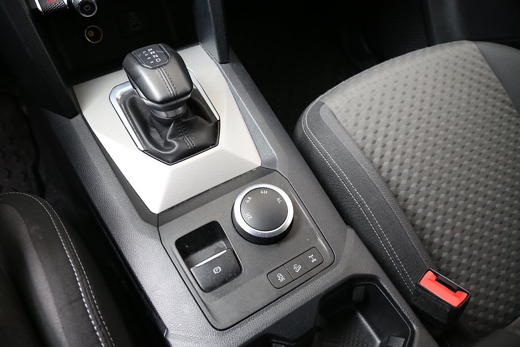 Volkswagen Amarok 2,0 TDI 4Motion Life DSG Flak Kåpa P-värme Drag Leasbar 2025