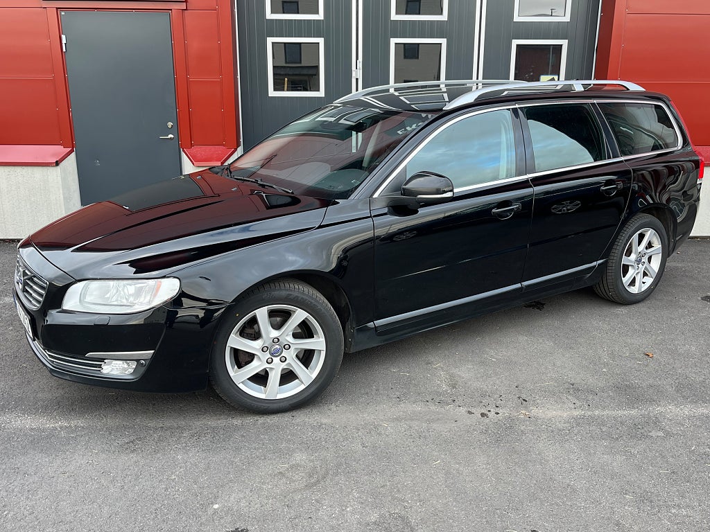 Volvo V70 D4 Geartronic Summum 181hk 2 Brukare Skinn Drag Värmare
