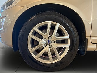 Volvo XC60 D4 AWD Classic Momentum Drag Pvärme Rattvärme S&V-däck – bild 14