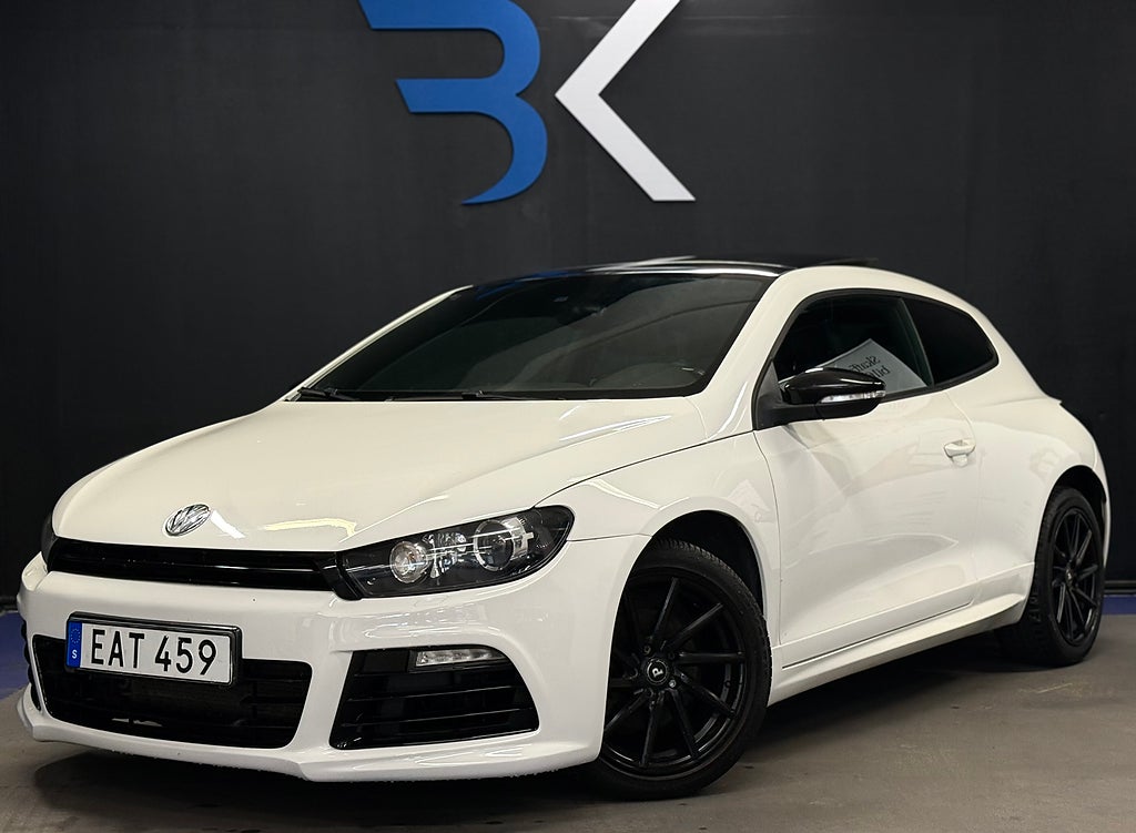 Volkswagen Scirocco 2.0 TDI DPF R-Line | Taklucka | Dynaudio | 140 hk 