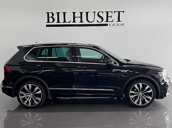 Volkswagen Tiguan 2.0TDI 4WD*Panorama*R-Line*Läder* 1 Ägare