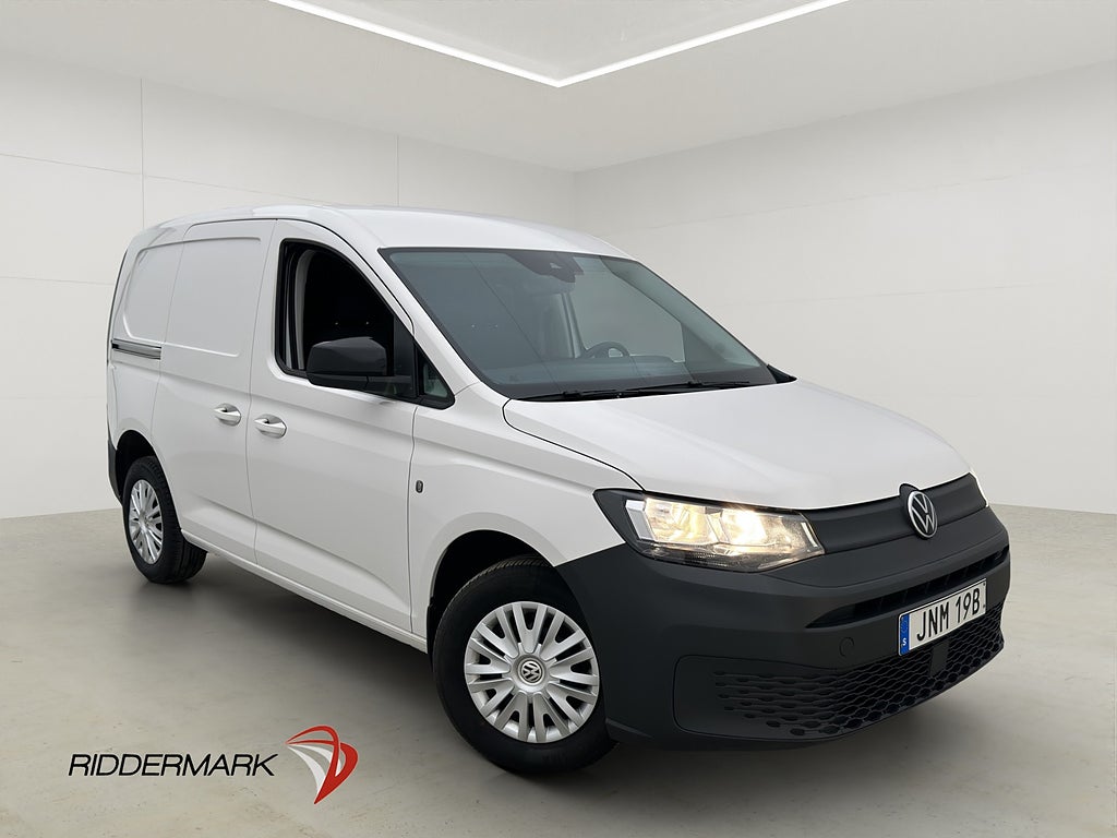 Volkswagen Caddy Cargo Värmare PDC Dragkrok CARPLAY Moms