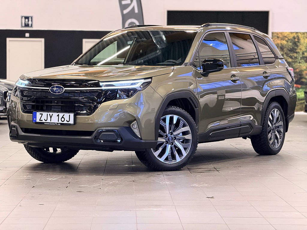 Subaru Forester e-Boxer Touring / Panorama / Rattvärme 
