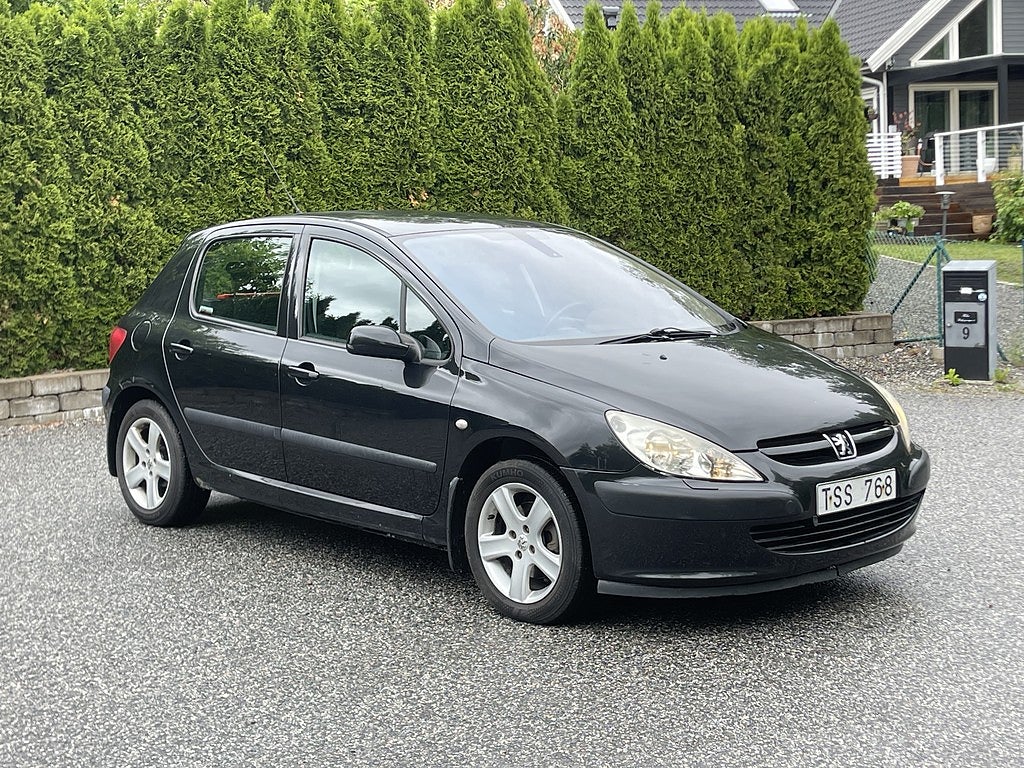 Peugeot 307 5-dörrar 2.0 XS, 2 ägare, nybesiktad, 136hk, 2003