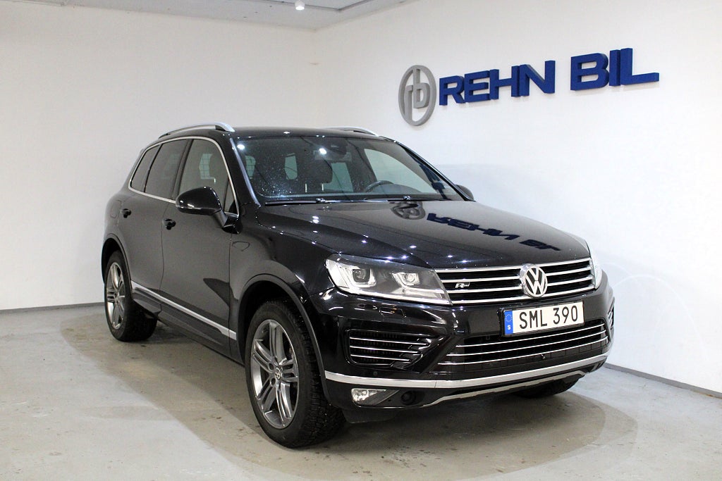 Volkswagen Touareg 3.0 V6 TDI 4Motion 262hk R-line Panorama Värmare Drag 