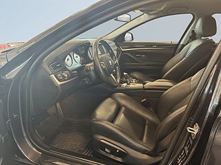 BMW 520d xDrive Touring S&V-hjul/Drag/Skinn/HiFi/Rattvärme – bild 7