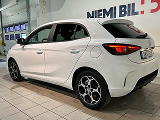 MG 3 Hybrid+ Luxury Metallic 360° GPS Pvärm S/V-hjul MOMS