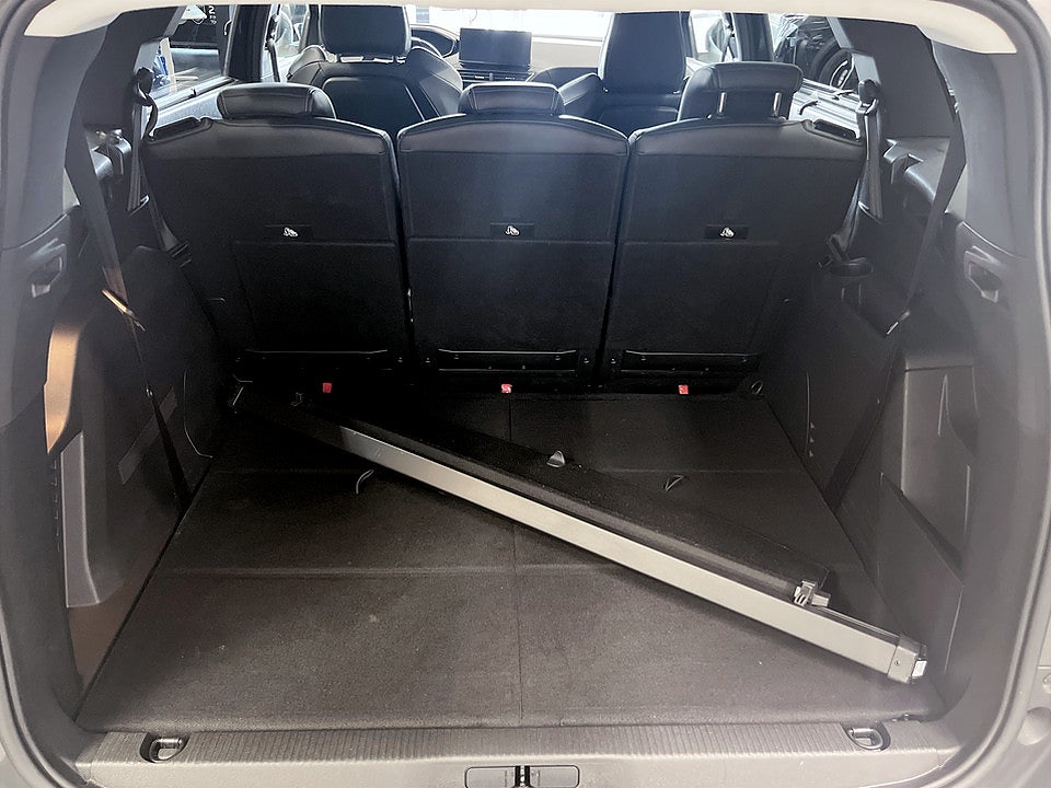 Bild på Peugeot 5008 Allure Pack 1.2 PT 130hk Aut B-KAMERA CARPLAY