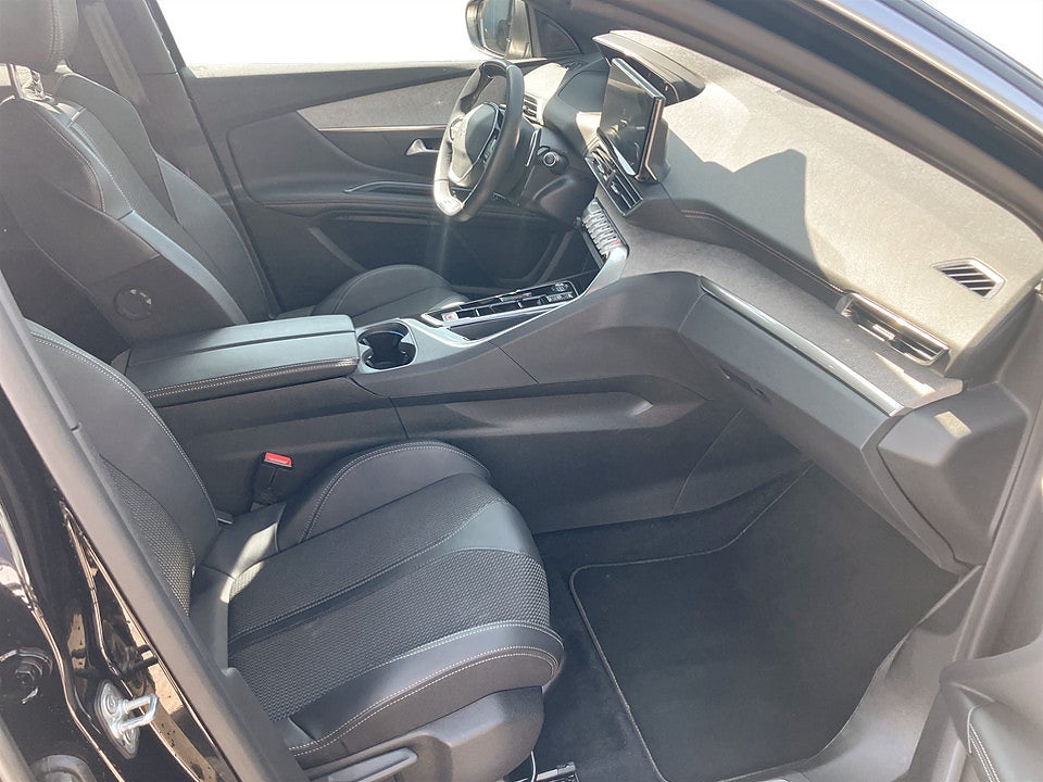 Bild på Peugeot 3008 GT 1.2 PT 130hk Aut B-KAMERA CARPLAY