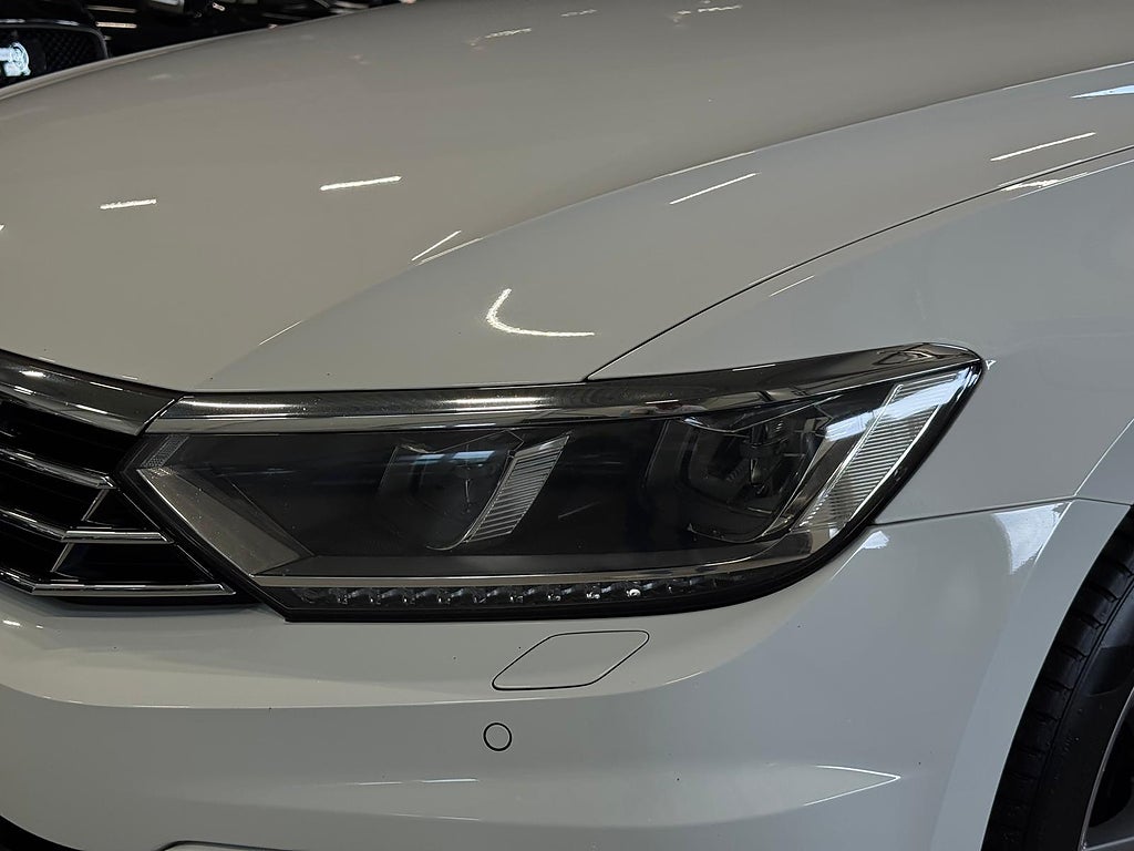 Volkswagen Passat Sportscombi 2.0 TDI 4Motion R-Line