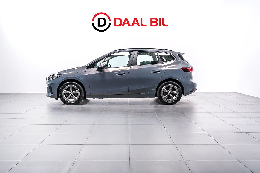 BMW 225e xDRIVE ACTIVE TOURER 245HK DRAG PANO P-VÄRM B-KAM NAVI