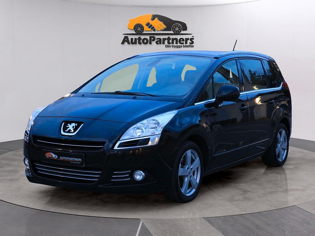 Peugeot 5008 1.6 HDi FAP Panorama HUD Nyservad 3,95% 492/mån