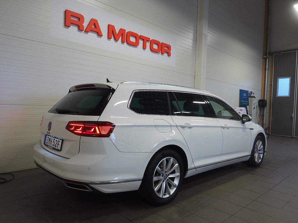 Volkswagen Passat Sportscombi GTE 1.4 TSI GTE | Drag | Värmare | Navi | 2022