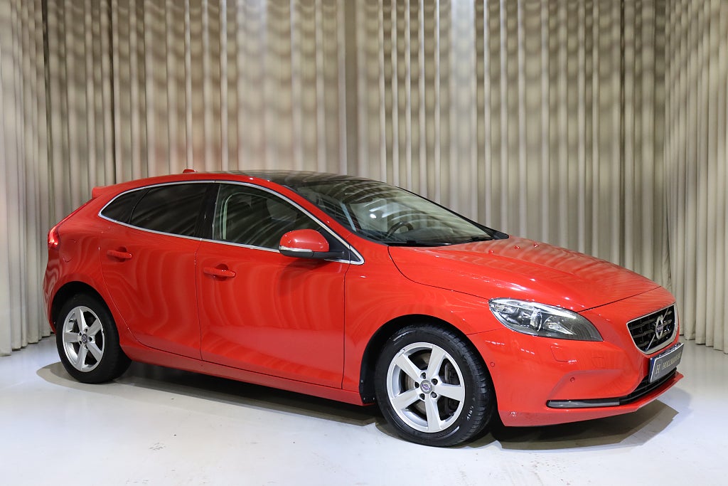 Volvo V40 D4 190HK Auto Navi Panorama V-Hjul Kamrembytt