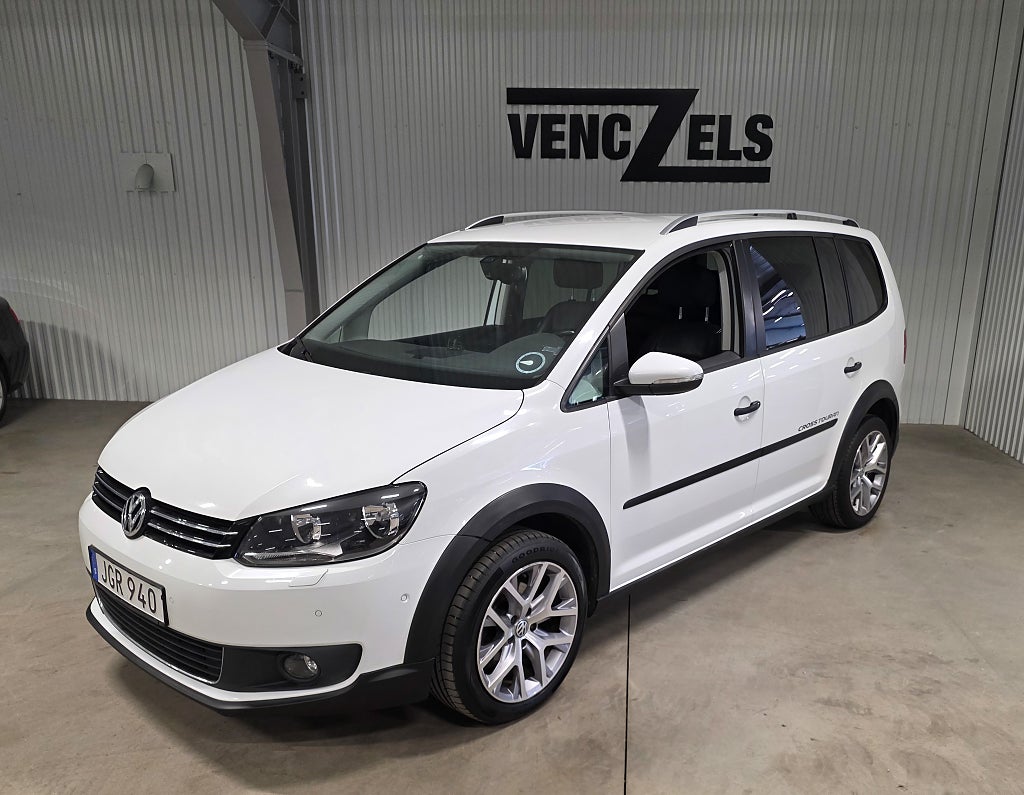 Volkswagen CrossTouran 7-sitsig 1.4 TSI Cross Backkamera Dragkrok Fin