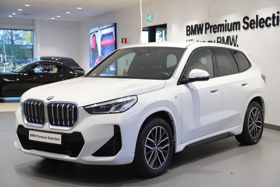 BMW iX1 2023, bild 7/10