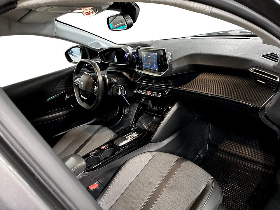 Bild på Peugeot 208 Allure 1.2 PT 100hk Aut  B-KAMERA CARPLAY