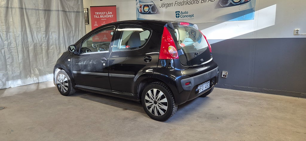 Peugeot 107 1.0 70 HK  5 DÖRRAR 8000 MIL