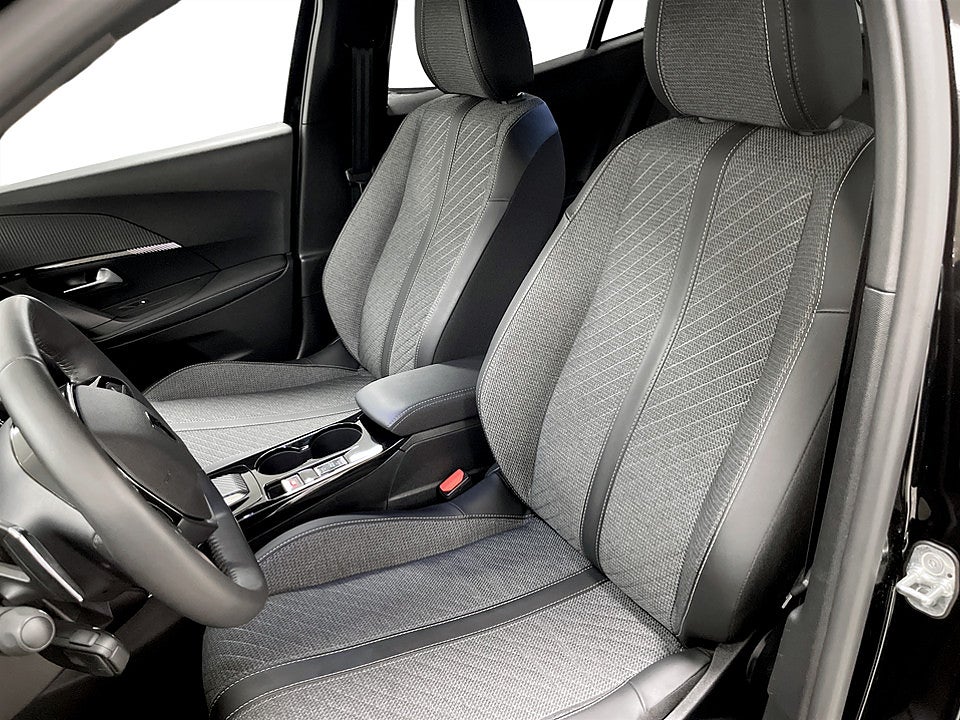 Bild på Peugeot 2008 GT 1.2 PT 130hk Aut B-KAMERA CARPLAY