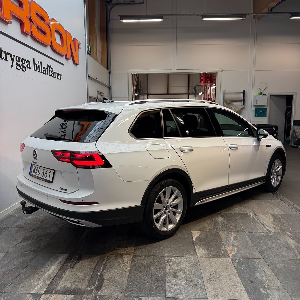 Volkswagen Golf Alltrack 2.0 TDI 4M Alltrack Cockpit Backkamera Värmare Dra