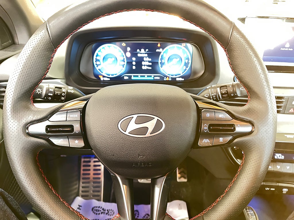 Hyundai i20 *RESERVERAD* 1.0T 100hk DCT AUT N-Line / S+V-hjul/Kam thumbnail