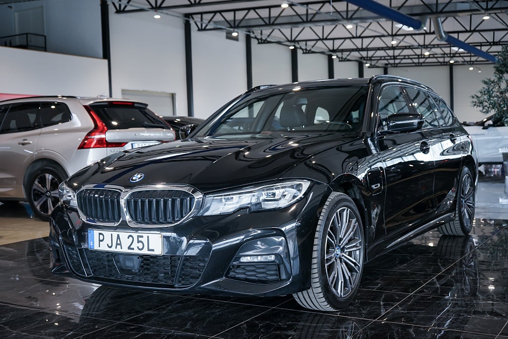 BMW 330e xDrive Touring Steptronic M Sport Drag Navi 292hk 