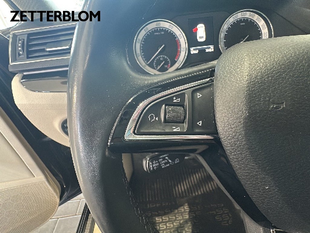Kombi Skoda Superb 16 av 19