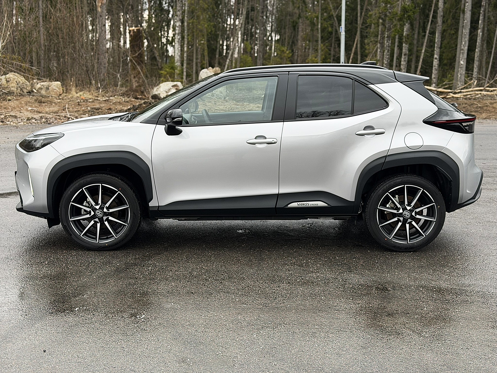 Toyota Yaris Cross GR SPORT 130 hk 1.5 2025, bild 2/10