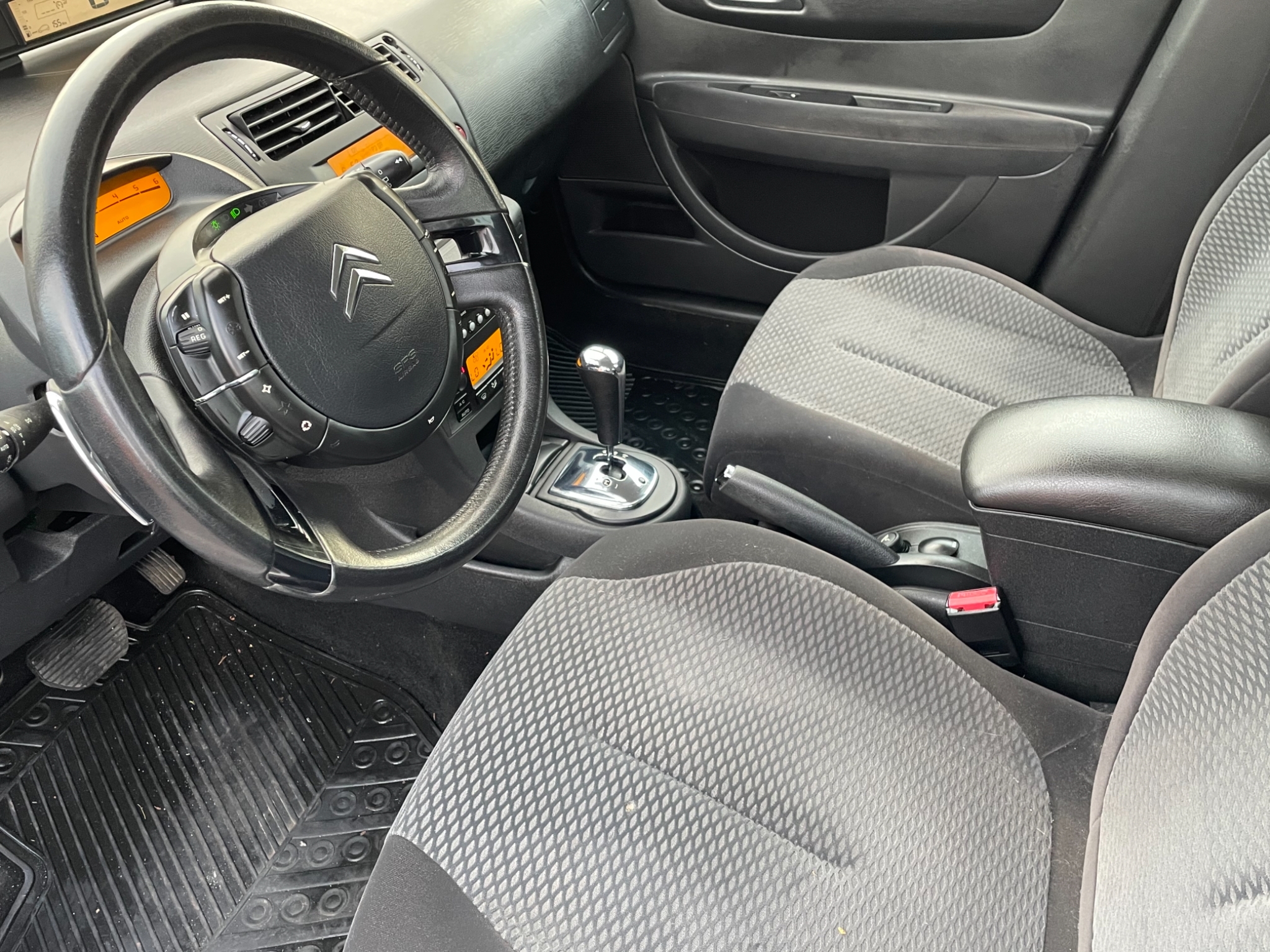 Citroen C4 2008, photo 5/37