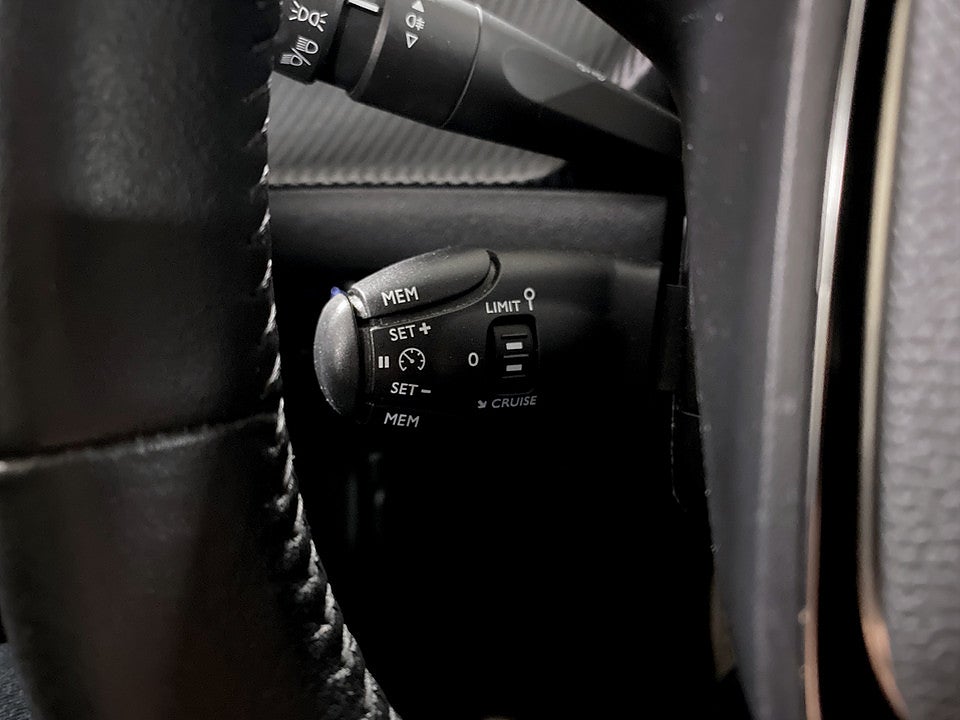 Bild på Peugeot E-2008 Active 50kWh 136hk Aut BACKSENSORER CARPLAY