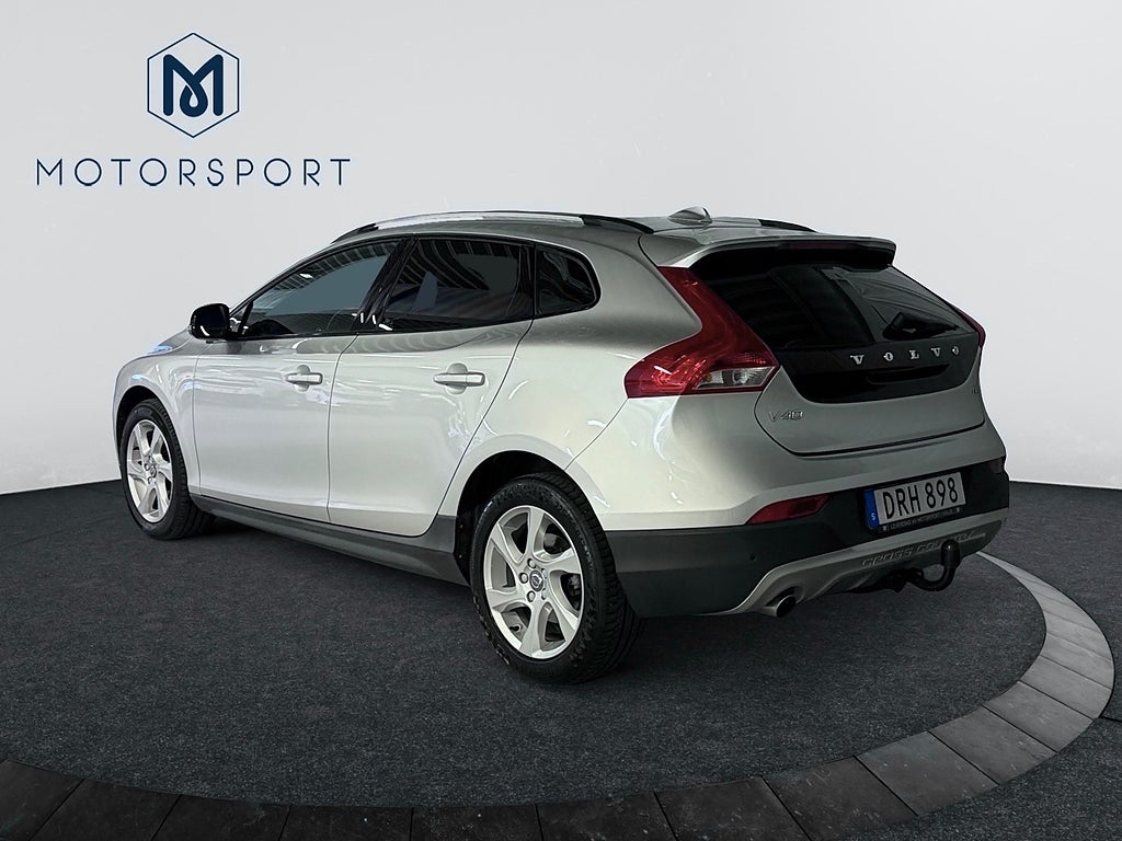 Volvo V40 Cross Country D3 DRAG Värmare Navi Bluetooth VoC Sensor bak bild 5
