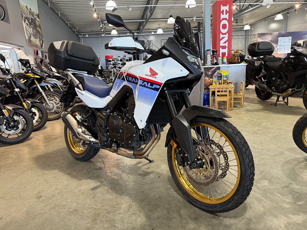 Honda XL750 Transalp #Endast 560mil & 1 ägare# 