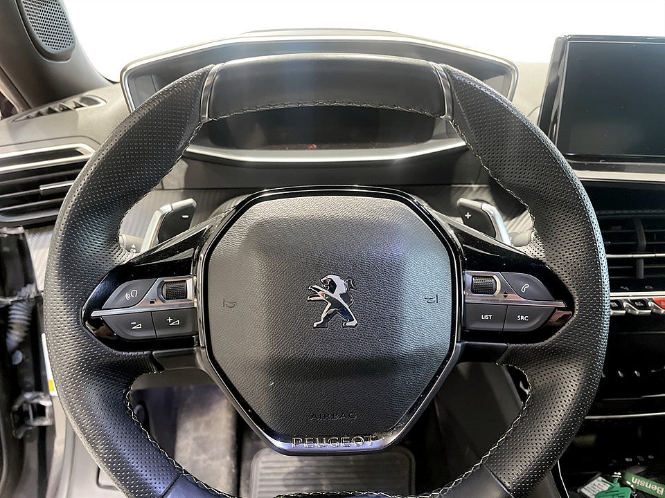 Bild på Peugeot 2008 GT 1.2 PT 130hk Aut B-KAMERA CARPLAY