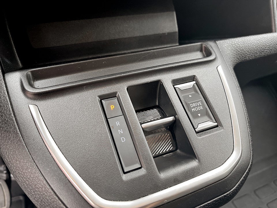 Bild på Citroën SpaceTourer PLUS 2.2 BHDi 180hk Aut 9-SITS - WEBASTO