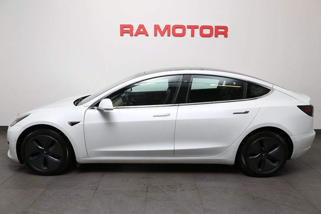 Tesla Model 3 Standard Range Plus 258hk Panorama 2020